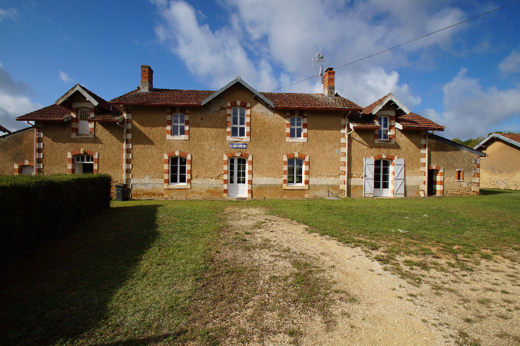 Location maison ROCHES PREMARIE ANDILLE 5 pièce(s) 160 m2 Blossac St Hilaire Location maison ROCHES PREMARIE ANDILLE 5 pièce(s) 160 m2 Blossac St Hilaire